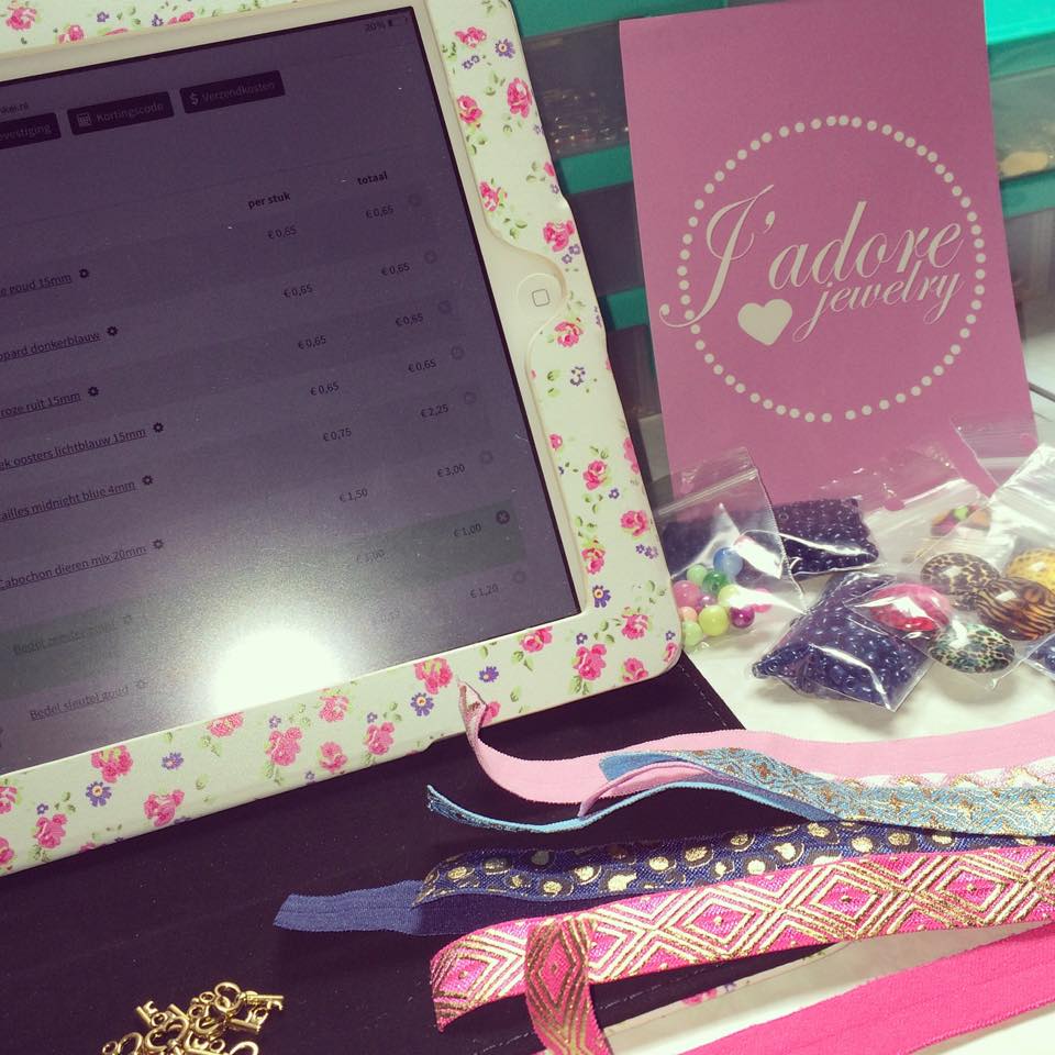 11825867_421307468056444_3432614916207915293_n